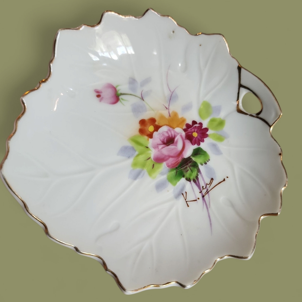 Floral Japanese Leaf-Shaped Artist Signed Dish with Gold Trim